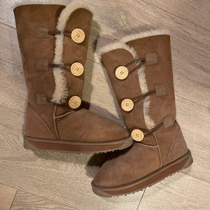 UGG BAILEY BUTTON BOOT